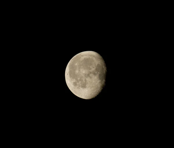 Lua gigantesca minguante — Fotografia de Stock