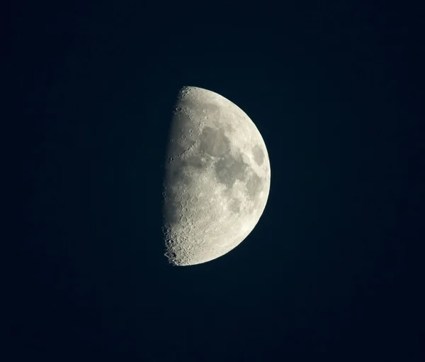 Luna gibbous encerada — Foto de Stock