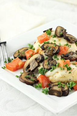 lezzetli tavuk domates ve peynirle 3