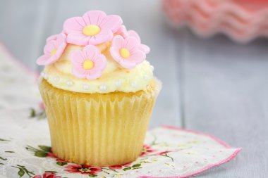 çiçek ile cupcakes