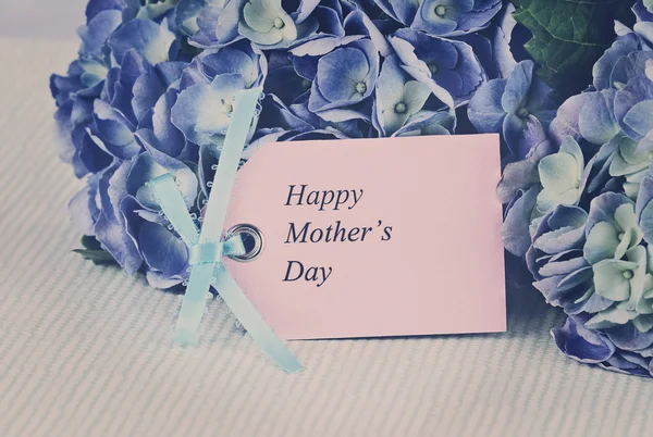 Faded Mothers Day Card and Flowers — Stock Photo, Image