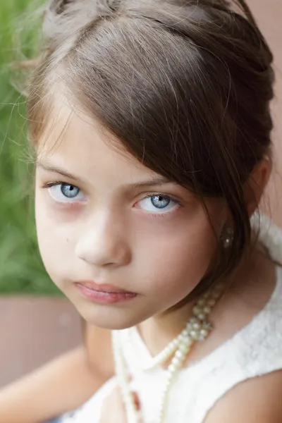 Bela jovem menina — Fotografia de Stock