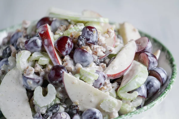 Ensalada Waldorf Nuez Manzana Casera Con Aderezo Cremoso Dieta Vegetariana —  Fotos de Stock