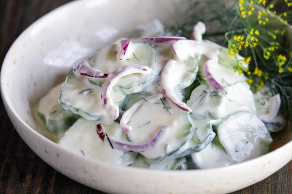 Overhead View Easy Creamy Greek Yogurt Cucumber Salad Made Cucumbers — Stock Photo, Image