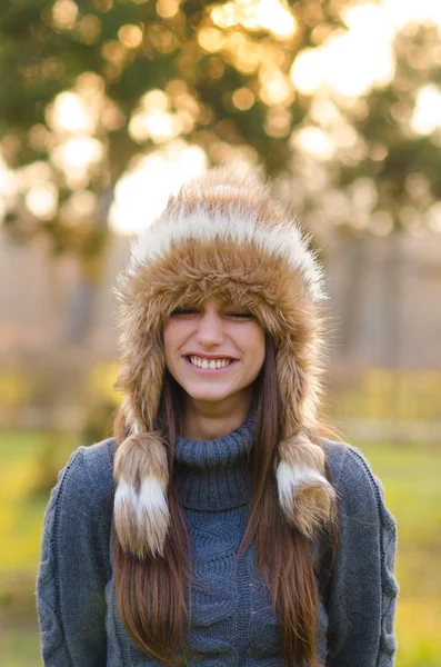 Portrait of the beautiful girl outdoor — Stock Photo, Image