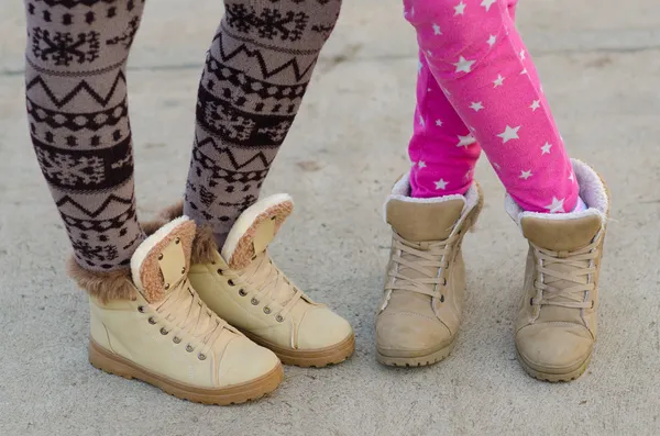 Legs of teenage girls — Stock Photo, Image