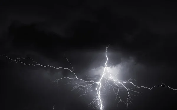 Thunder, lightnings and storm — Stock Photo, Image