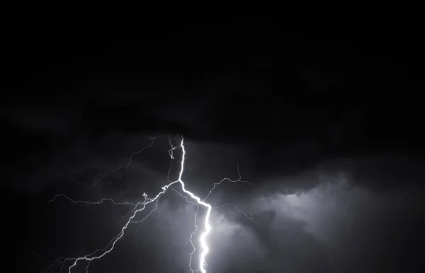 Tuoni, fulmini e tempeste — Foto Stock
