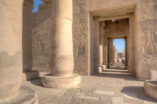 拉美西斯在卢克索神庙 免版税图库图片