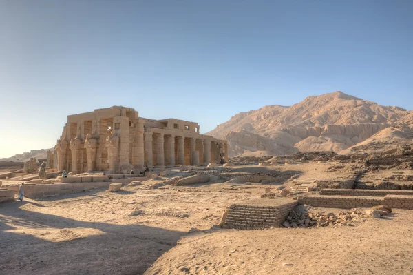 Magnificient ruiny ramesseum świątyni w Luksorze — Zdjęcie stockowe