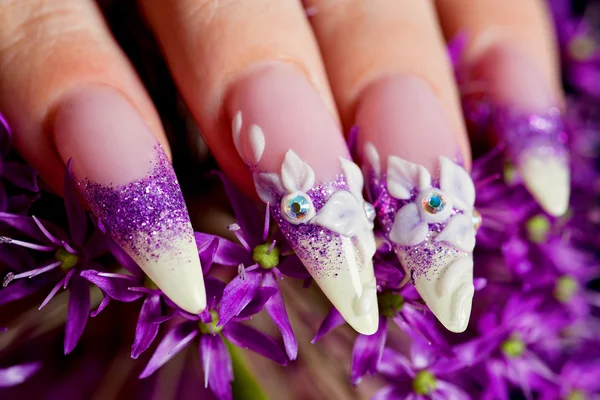 Close-up of female beuatifully manicured nails — Stock Photo, Image