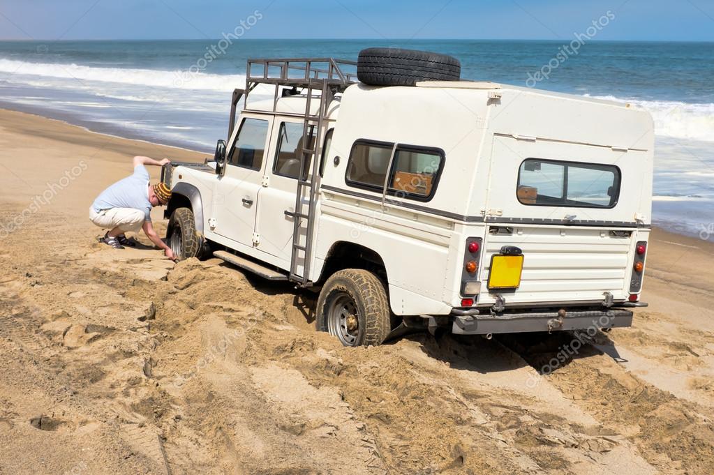 4x4 car stuck in the sand