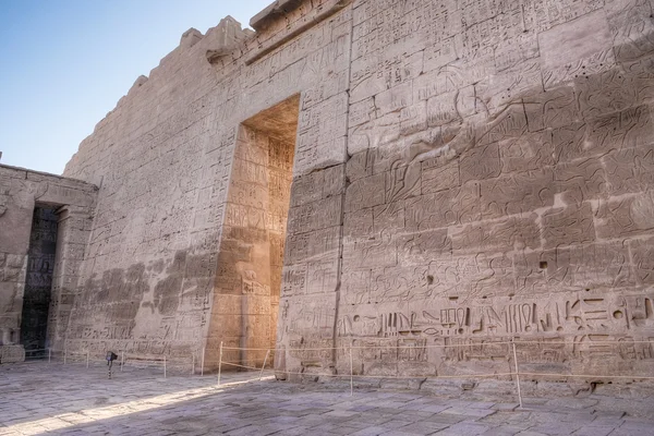 Medinet habu chrám v Luxoru — Stock fotografie