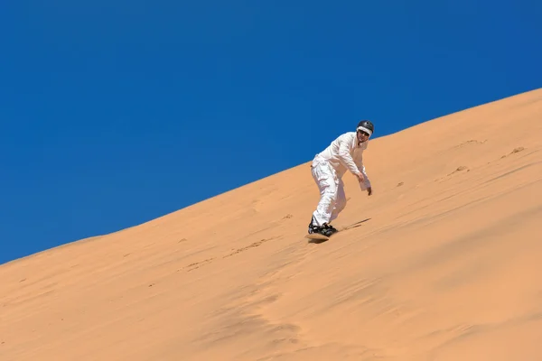 Sandboarding 