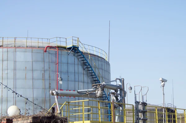 Oil storage tank — Stock Photo, Image