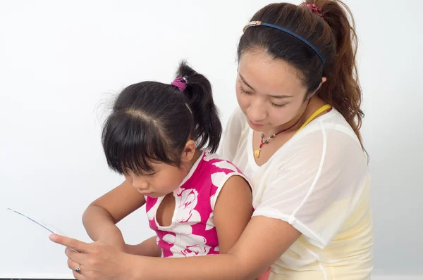 Mother read with daughter — Stock Photo, Image