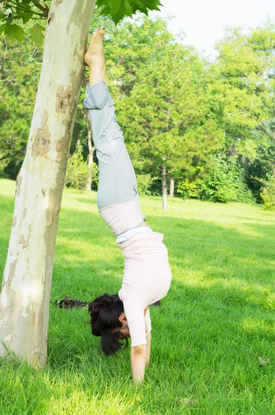 Inverted woman — Stock Photo, Image