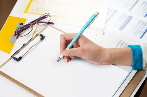 Woman to write — Stock Photo, Image