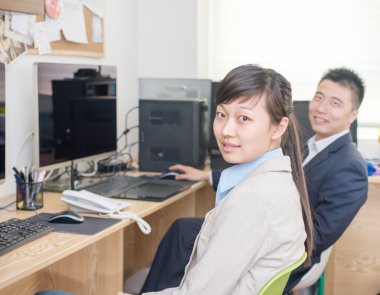 Ofisteki iş adamları.