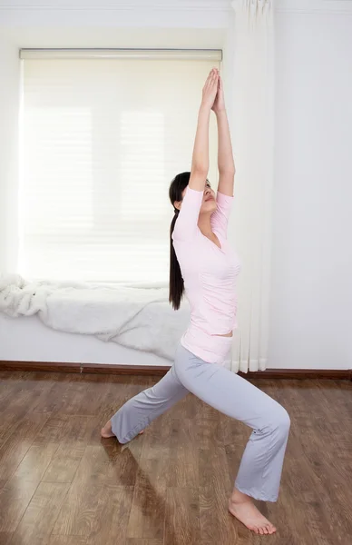 Vrouwen doen yoga — Stockfoto