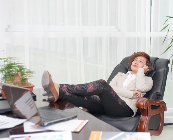 Relax female boss — Stock Photo, Image