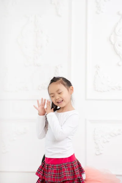 Girl practicing dance — Stock Photo, Image