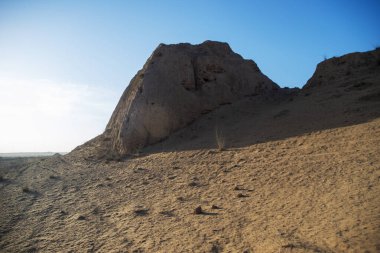 Çin Seddi her 200-300 metrede bir bunun gibi dünya platformlarına çarpıyor. Çin 'in kuzeybatısında..