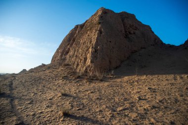 Çin Seddi her 200-300 metrede bir bunun gibi dünya platformlarına çarpıyor. Çin 'in kuzeybatısında..