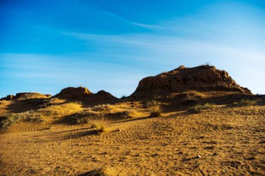 Çin Seddi her 200-300 metrede bir bunun gibi dünya platformlarına çarpıyor. Çin 'in kuzeybatısında..