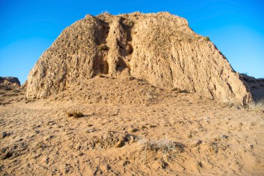 Çin Seddi her 200-300 metrede bir bunun gibi dünya platformlarına çarpıyor. Çin 'in kuzeybatısında..