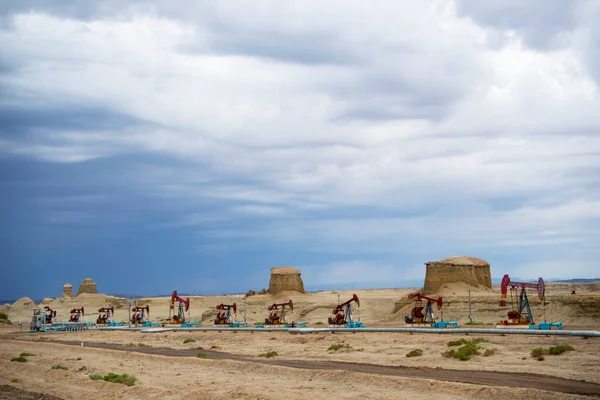 Pumping Unit Desert — Stock Photo, Image