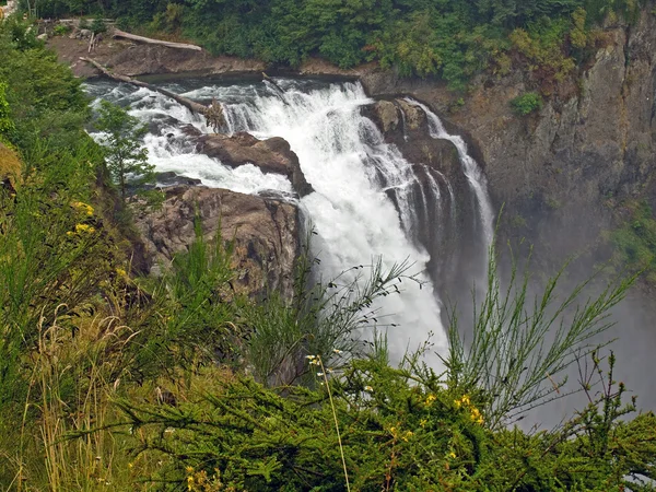 Piękne góry wodospad — Zdjęcie stockowe