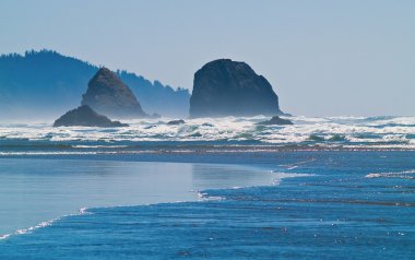 oregon kıyılarında engebeli kayalık arcadia Plajı