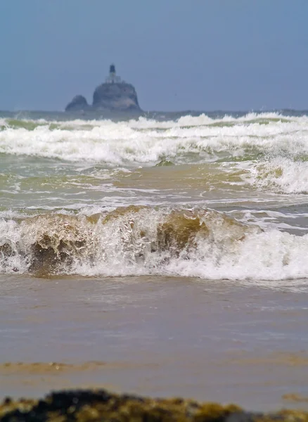 Offshore vuurtoren op de kust van oregon bijnaam "verschrikkelijke tilly" — Stockfoto