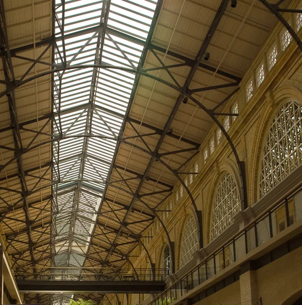 Blick in das Innere des Fährgebäudes in San Francisco ca usa — Stockfoto