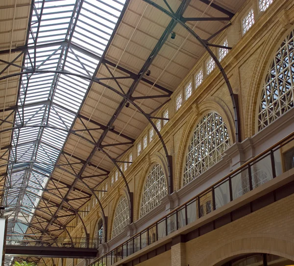 Vista del Interior del Ferry Building en San Francisco CA USA — Foto de Stock