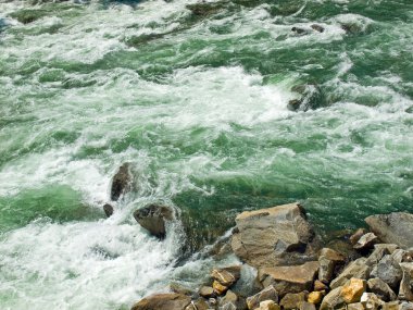 Dağ nehri