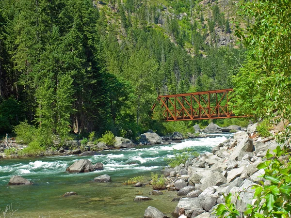 Río de montaña — Foto de Stock