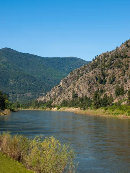 Wide Mountain River Cuts a Valley - Clark Fork River Montana USA — Stock Photo, Image