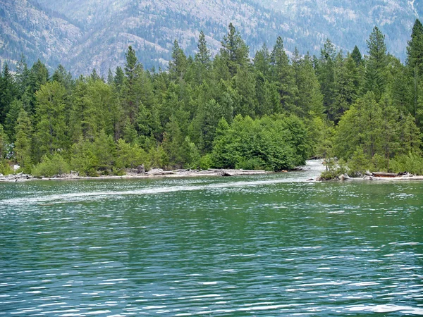 Montañas con vistas al lago Chelan en el estado de Washington, Estados Unidos —  Fotos de Stock