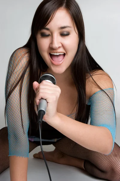 Dívka hezká karaoke — Stock fotografie