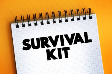 Not defterinde Survival Kit metni, konsept backgroun