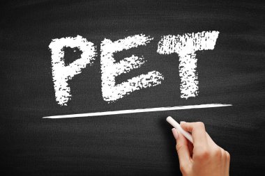PET Pozitron Emisyon Tomografisi - radyoaktif maddeleri kullanan fonksiyonel görüntüleme tekniği, karatahta kısaltma metni