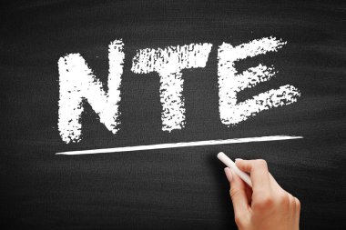 NTE Aşmak Yasaktır - müteahhit faturaları sahibi için izin verilen sözleşme türü, kara tahta üzerindeki kısaltma metni