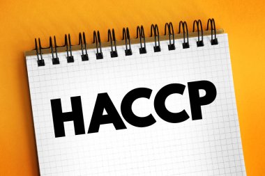 HACCP Tehlike Analizi ve kritik kontrol noktaları - gıda güvenliğine biyolojik, kimyasal ve fiziksel zararlardan sistematik önleyici yaklaşım, not defterindeki metin kavramı