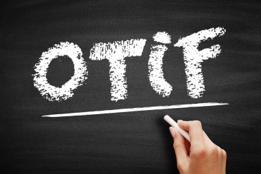 Karatahtadaki bir tedarik zinciri, kısaltma metin konsepti içindeki lojistik veya dağıtım performansının tam ölçümleri