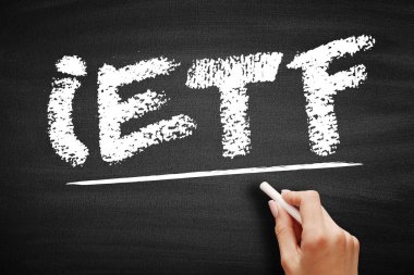 IETF İnternet Mühendisliği Görev Gücü - açık standartlar organizasyonu, gönüllü internet standartları geliştiren ve teşvik eden, kara tahta üzerindeki kısaltma metni