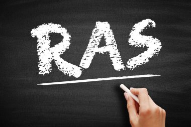 RAS - Uzak Erişim Servisi, karatahta kısaltma metni ve uzaktan erişim araçlarını etkinleştirmek için donanım ve yazılımın herhangi bir kombinasyonudur