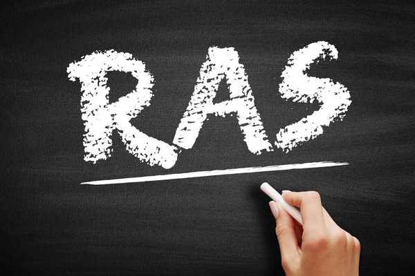 RAS - Uzak Erişim Servisi, karatahta kısaltma metni ve uzaktan erişim araçlarını etkinleştirmek için donanım ve yazılımın herhangi bir kombinasyonudur