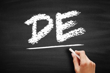 DE - Masaüstü Ortamı, masaüstü metaforunun bir bilgisayar işletim sistemi, karatahta kısaltma kavramı üzerinde çalışan programlardan oluşan bir uygulamasıdır.